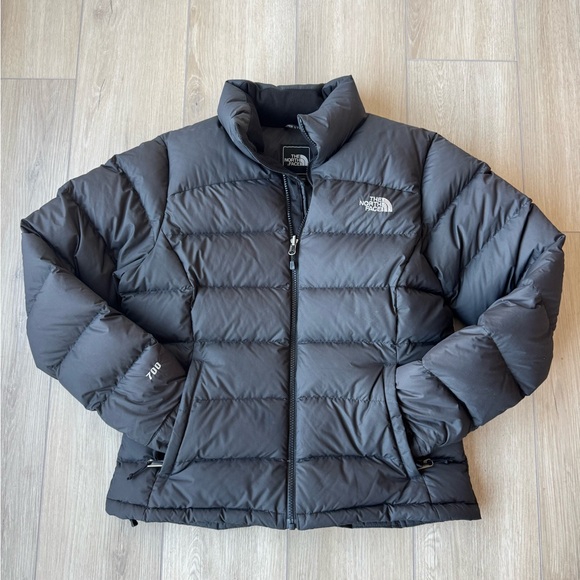 North Face Women's Black Classic Down Jacket.
Sz M EUC - Picture 3 of 16